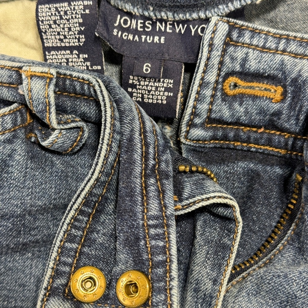Jones New York Signature Jeans Women 6 Blue Bootcut Stretch Denim Mid Rise
